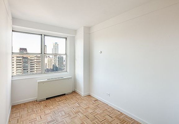 4th image of 155 W 68th St APT 29C