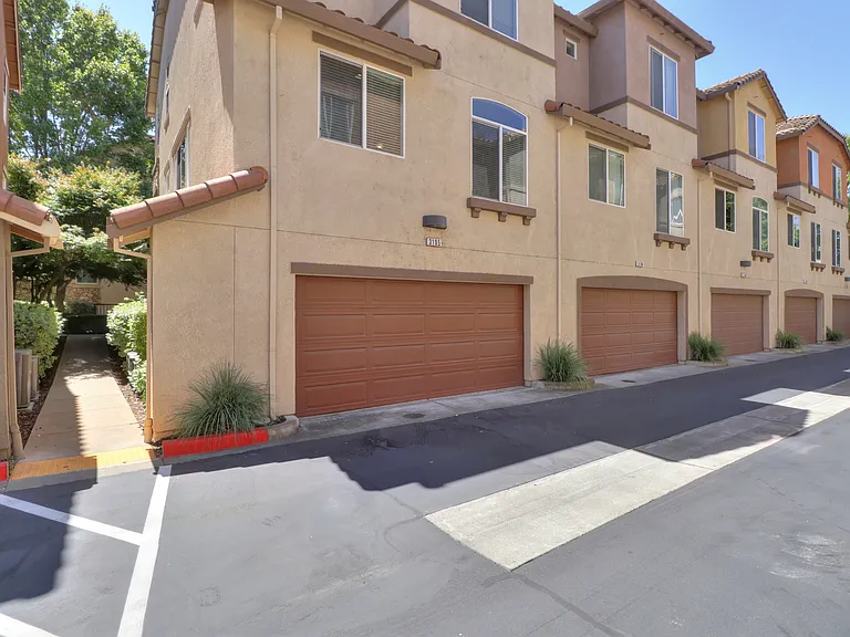 Garage Alley