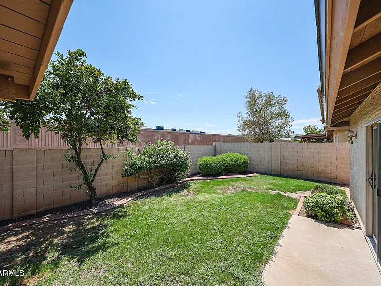 3233 E Desert Cove Ave — Photo 32