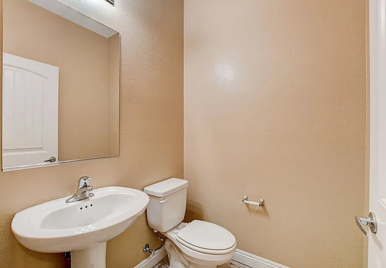 1074 Fish Pond Ave — Photo 12