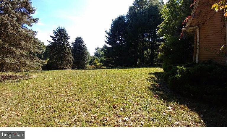 2nd image of 1973 Chestnut Hill Rd