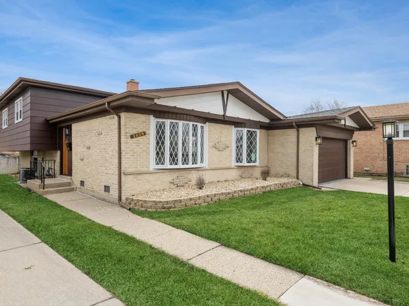 3809 Emerson Dr, Schiller Park, IL 60176