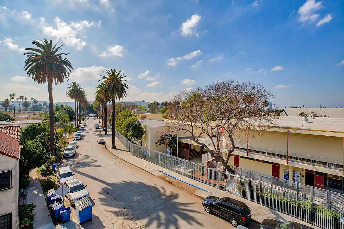 Catalina West Adams — Photo 1