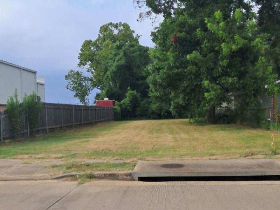 1st image of 3735 Tate St