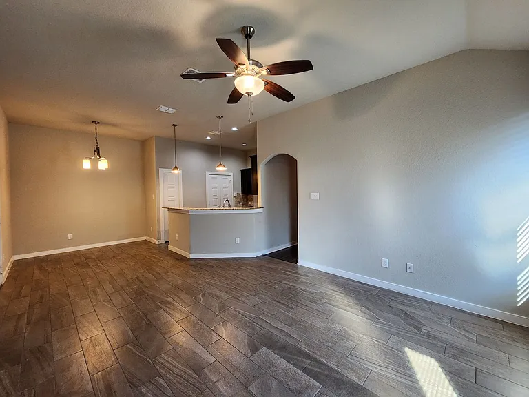 549 Creekside Frst — Photo 5
