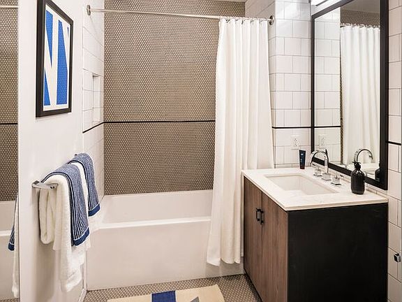 5th image of 4428 Purves St APT 3B