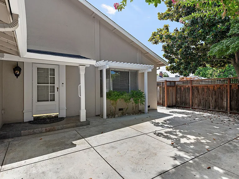3012 Cherry Ave — Photo 2