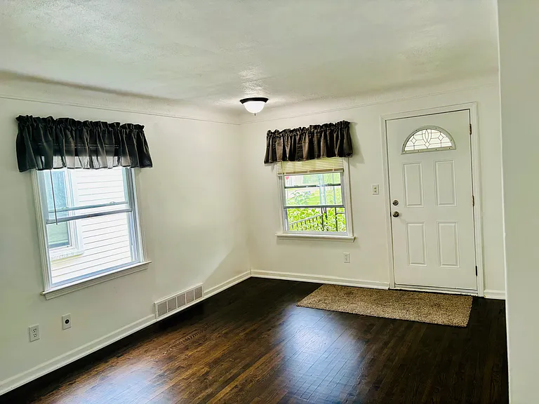 1410 E Madge Ave — Photo 19