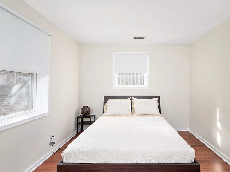 11 Endicott Ln #B1 — Photo 2