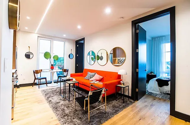 Rented by EXR | media 76