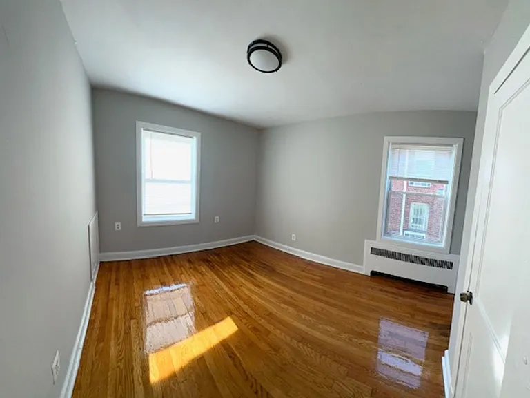 74 Webster St NE — Photo 7