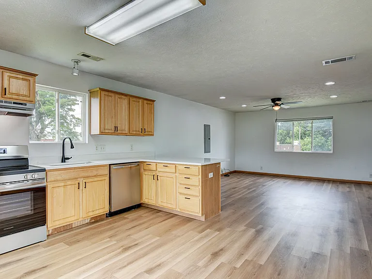 3621 Avenue G #2 — Photo 6