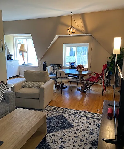 437 W Saint James Pl #3 — Photo 3