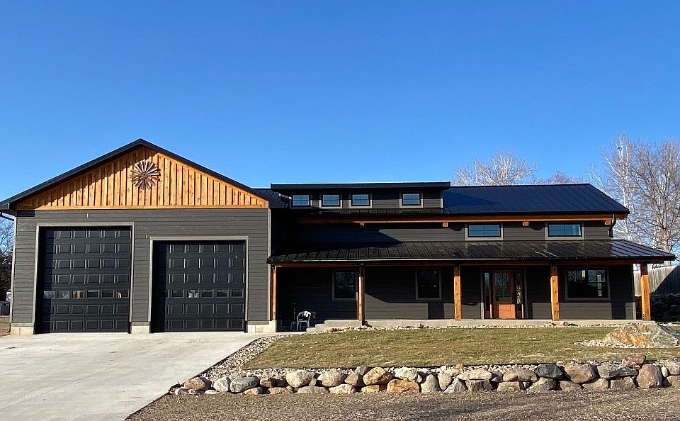 1st image of 211 Chateau Dr