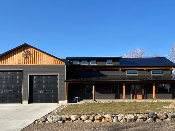 211 Chateau Dr, Pickstown, SD 57367