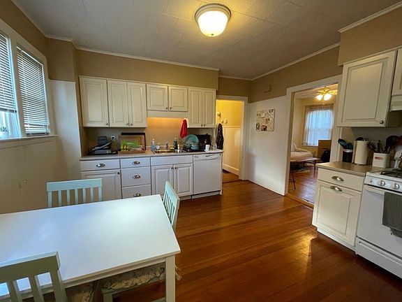 3rd image of 21 College Ave #A