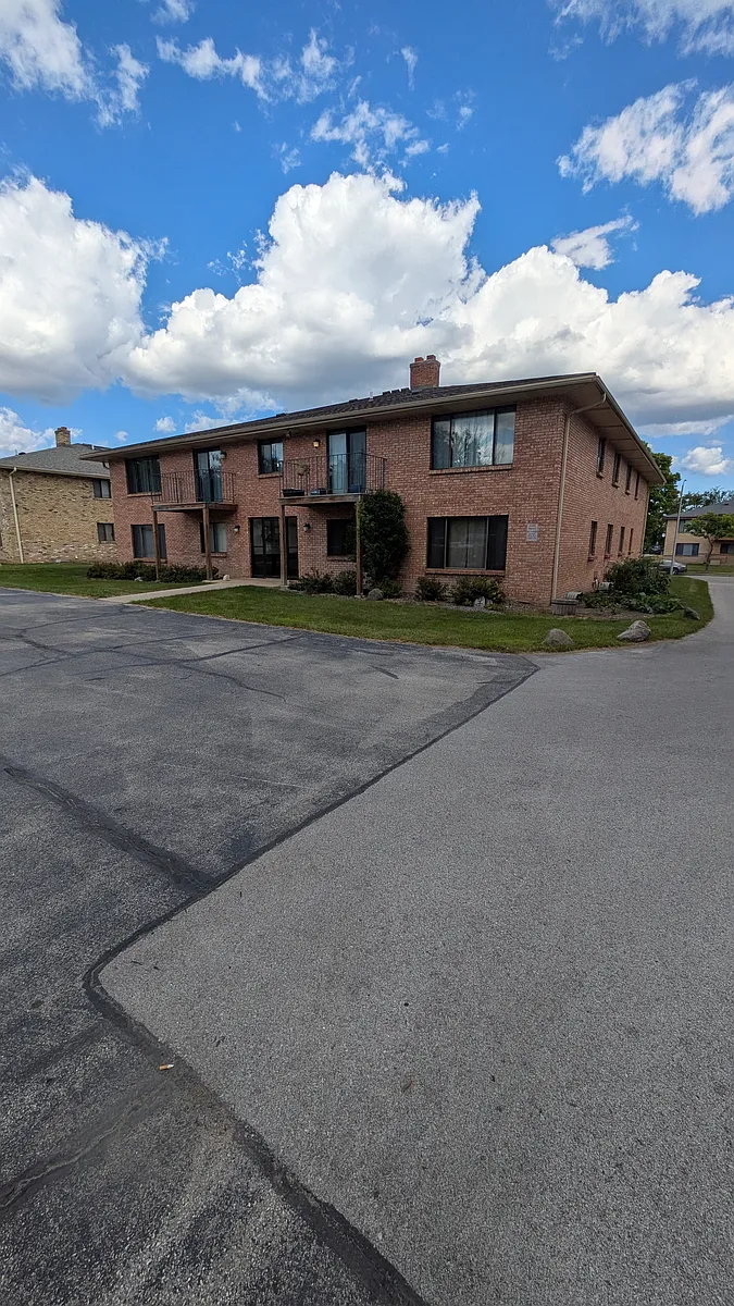 Building Photo - 4225 N 104th St #3
