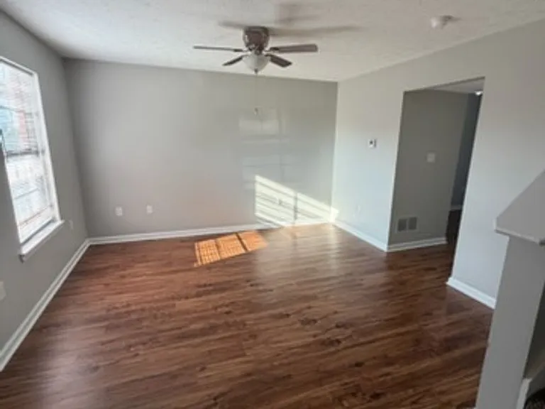 118 Manna Dr — Photo 2