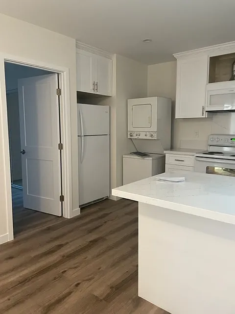 1 bed, 530 sqft, $1,900 — Photo 2