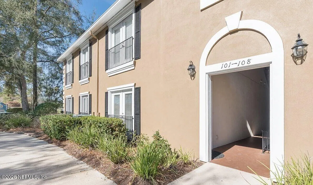 3 bed, 2.0 bath, 1500 sqft, $1,995 — Photo 1