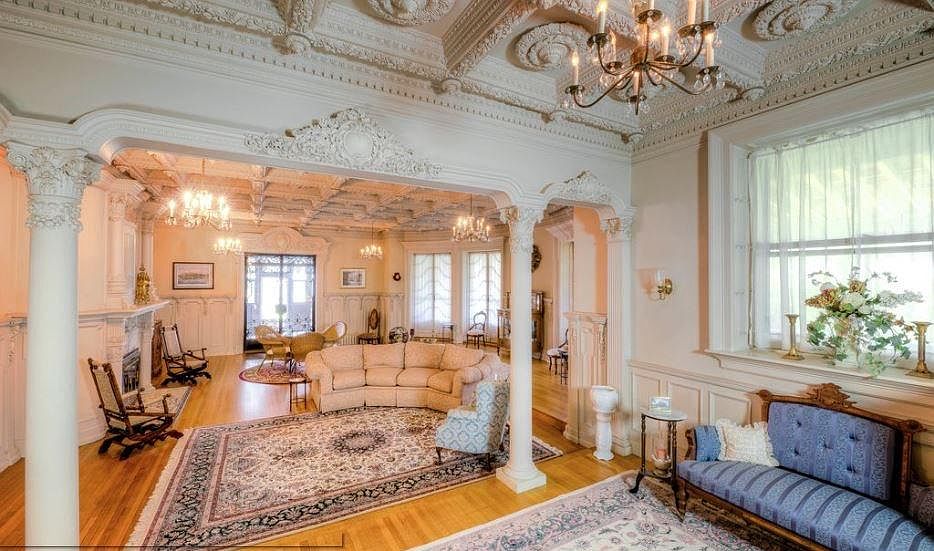 Ballroom/Living Room