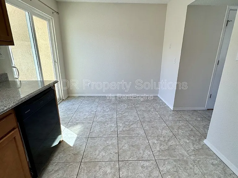 700 Fruit Ave NW — Photo 14