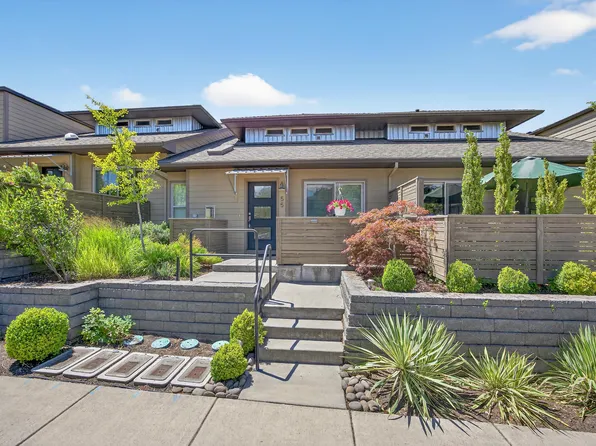 55 N Mountain Ave, Ashland, OR 97520