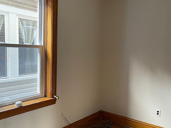 4th image of 4421 S Rockwell St #2