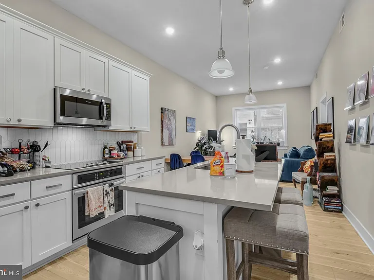 2621 Jefferson St #1R — Photo 4