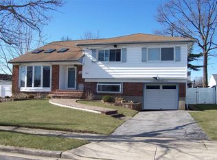 2802 2nd Pl, Baldwin, NY 11510