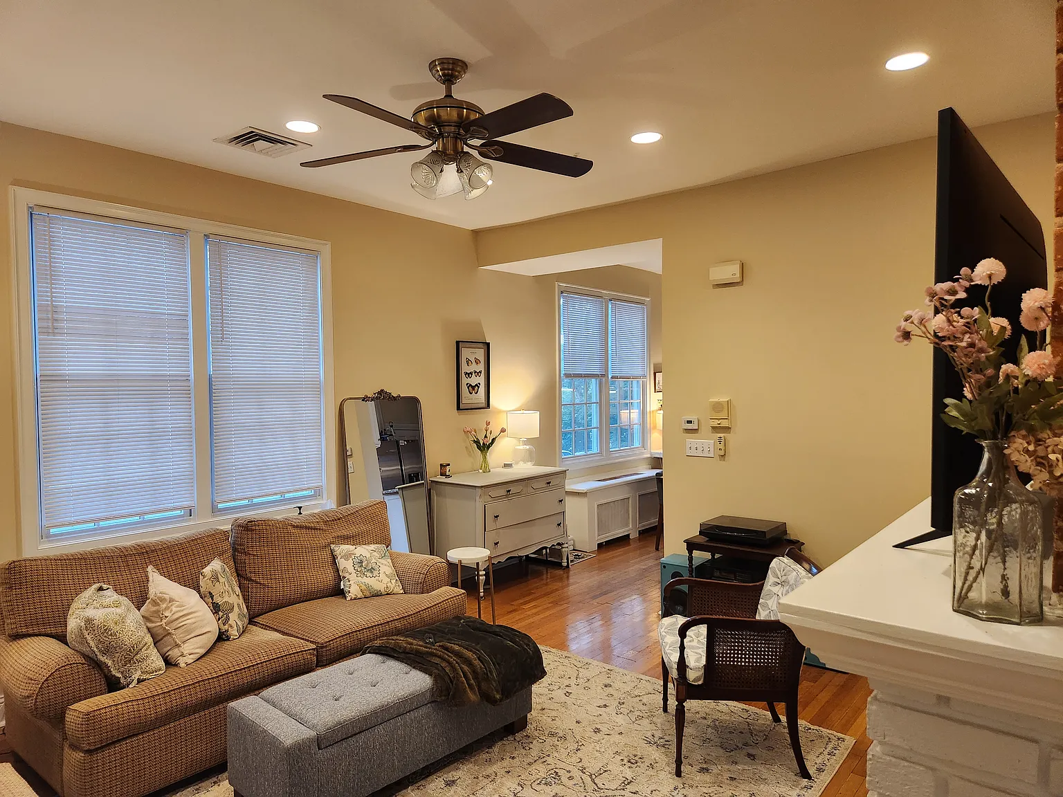 2 bed, $3,600 — Photo 2