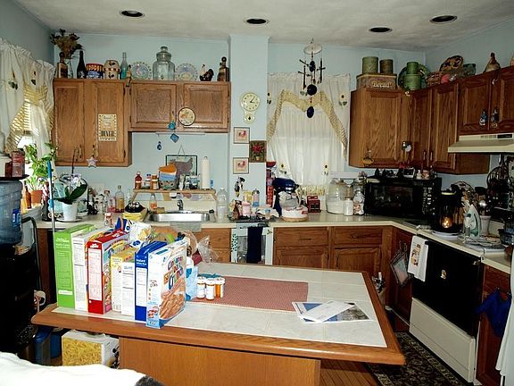 5th image of 36 Cutler St APT 3
