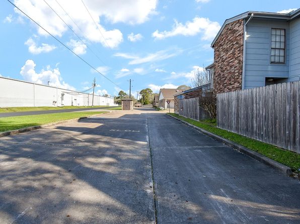 1730 Avenue C APT F, El Campo, TX 77437