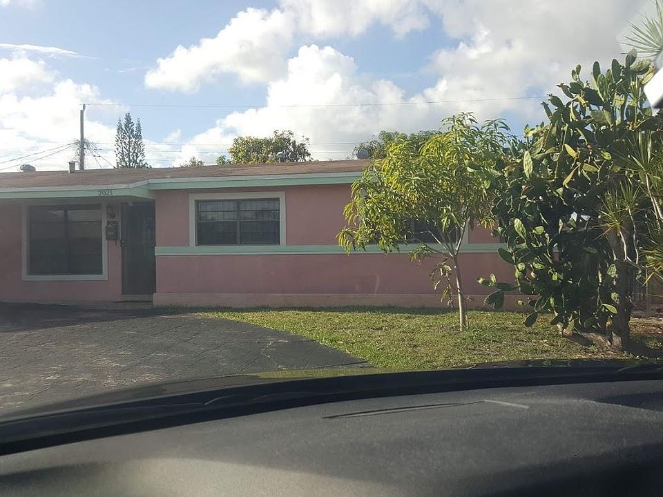 2nd image of 2021 NW 188th Ter
