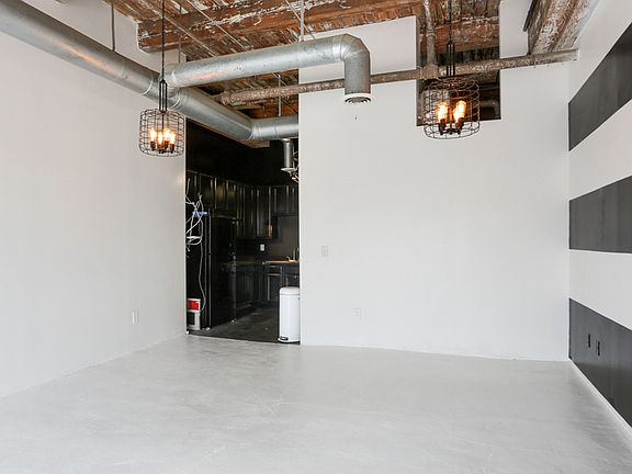 4th image of 326 Nelson St SW Unit 404