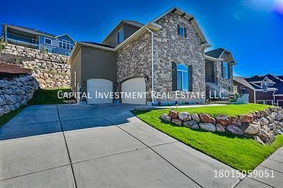 3rd image of 222 Parkway Cir