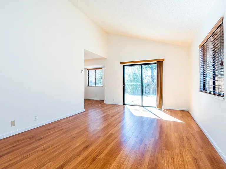 5362 Studebaker Cir — Photo 4