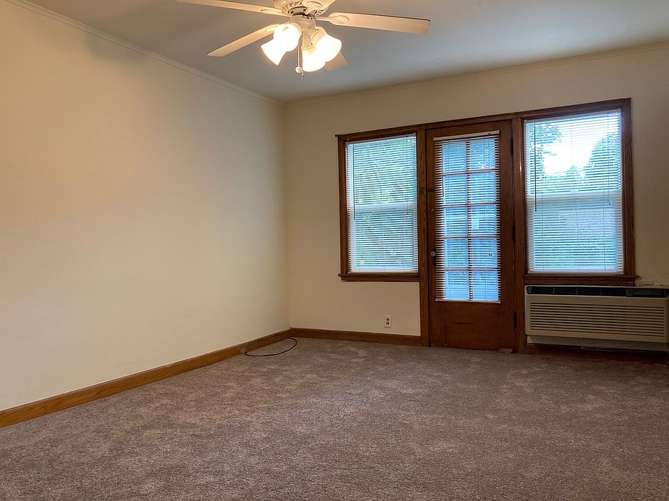 2609 University Ave #3