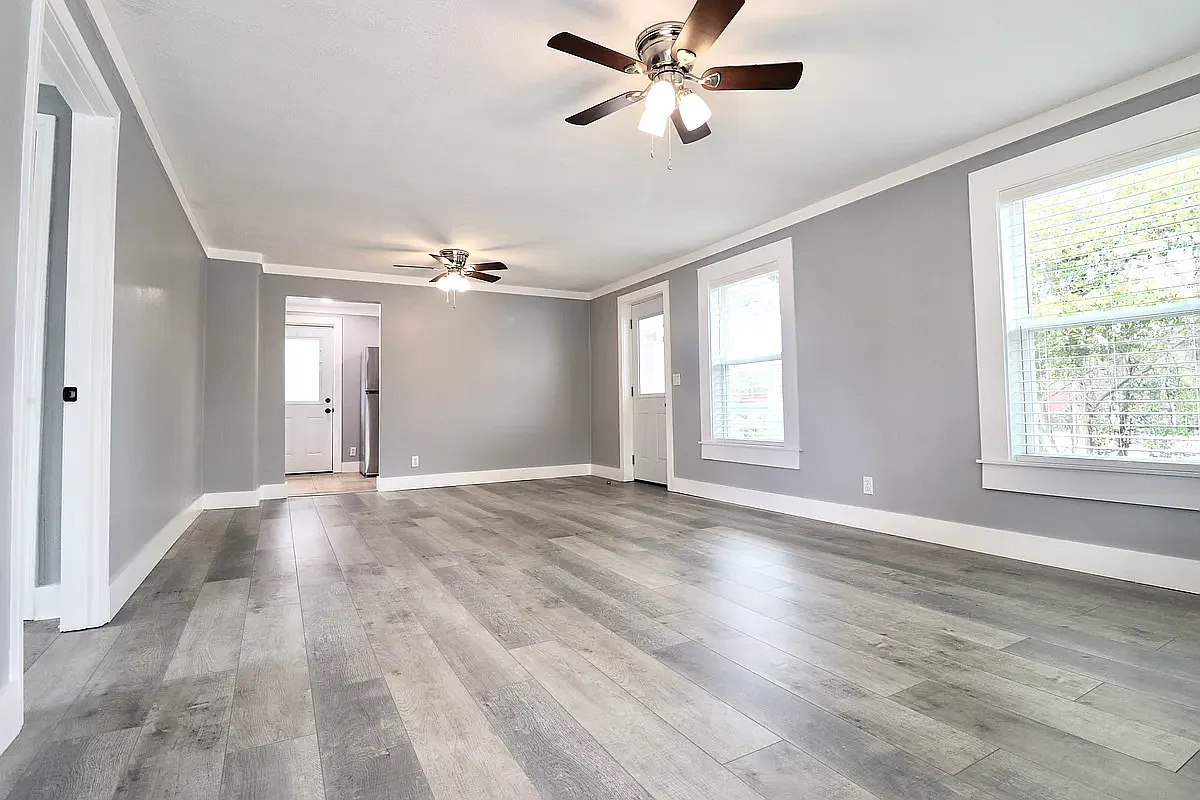 living room - 1303 N West St #B