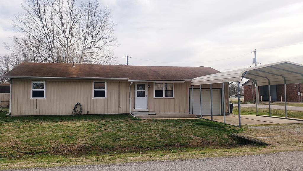 7058 SE Nighthawk Ln, Riverton, KS 