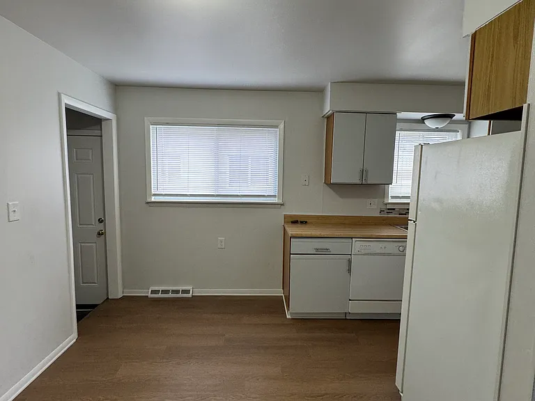 5722 Centralia St — Photo 9