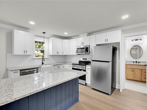 5th image of 110 McDade St