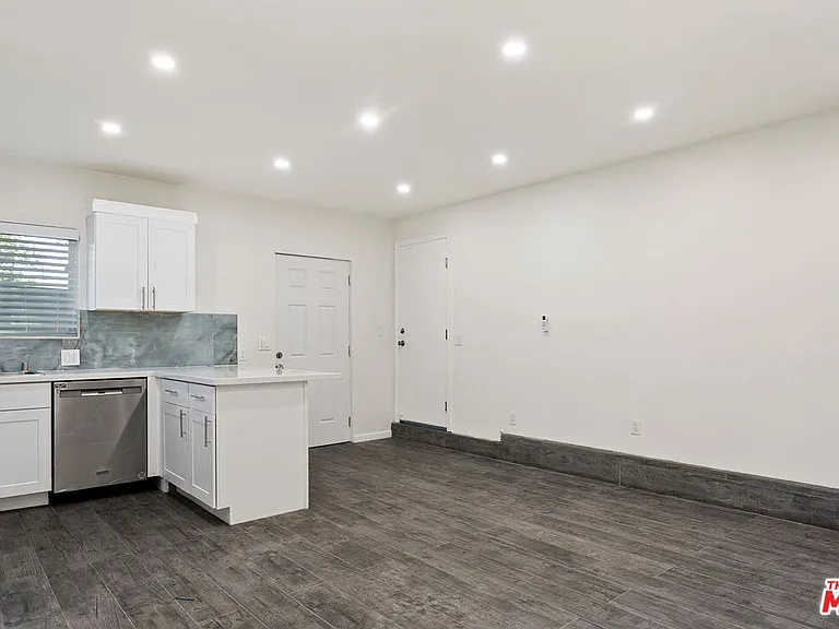 10679 W Olympic Blvd — Photo 11