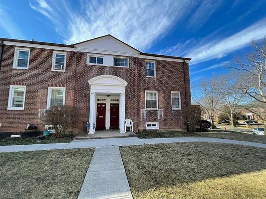 Sold by NY Superior Realty | media 26