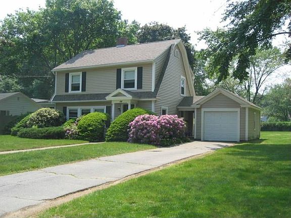 Exterior - garage & drive