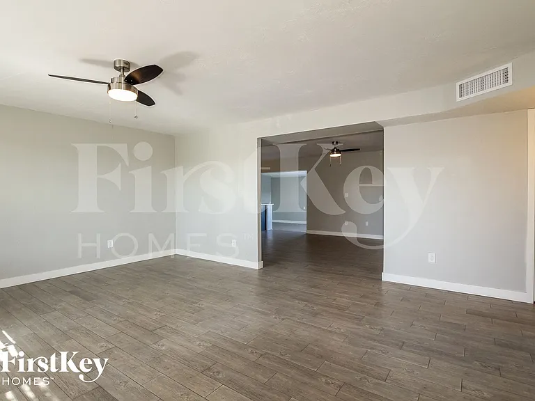 4112 W Camino Acequia — Photo 3