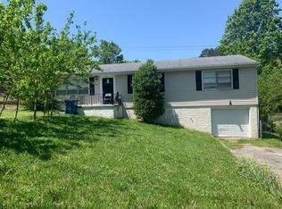 375 Greens Lake Cir, Rossville, GA 30741