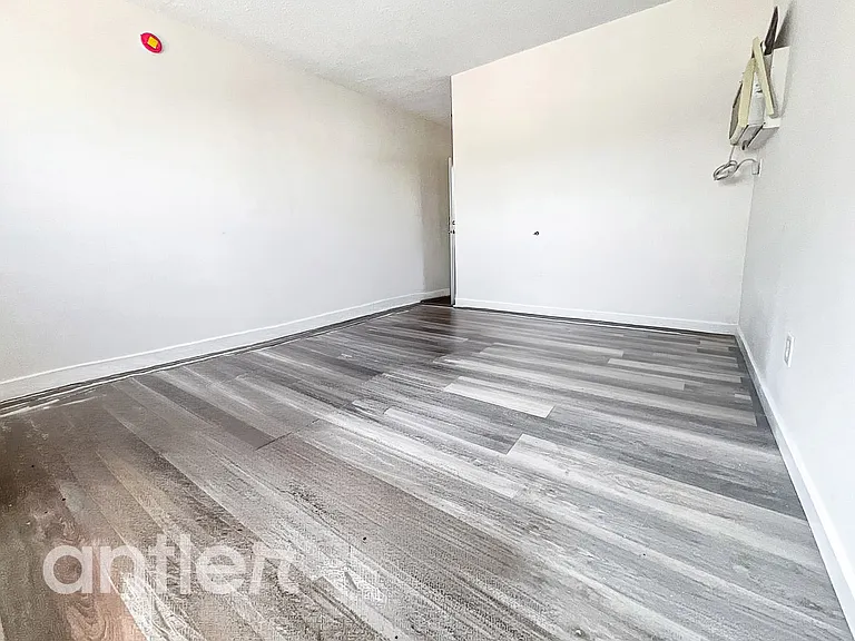 8734 Tobias Ave #B9 — Photo 2