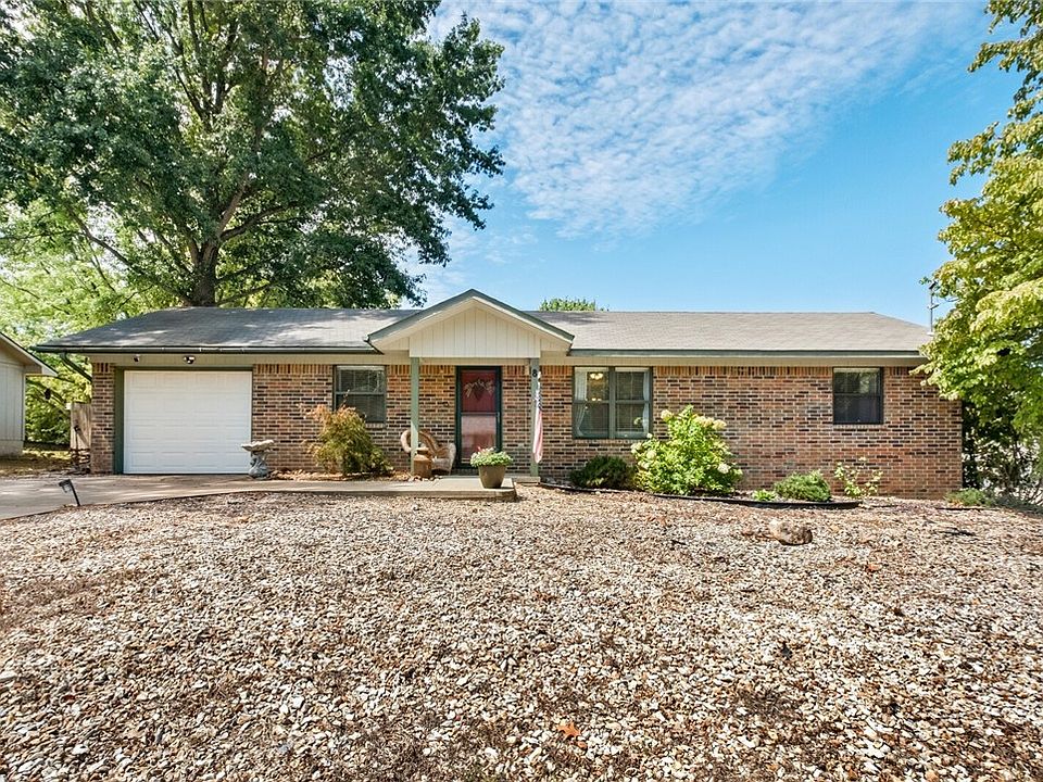 1st image of 8 Cowgur Ln