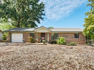 8 Cowgur Ln, Bella Vista, AR 72715